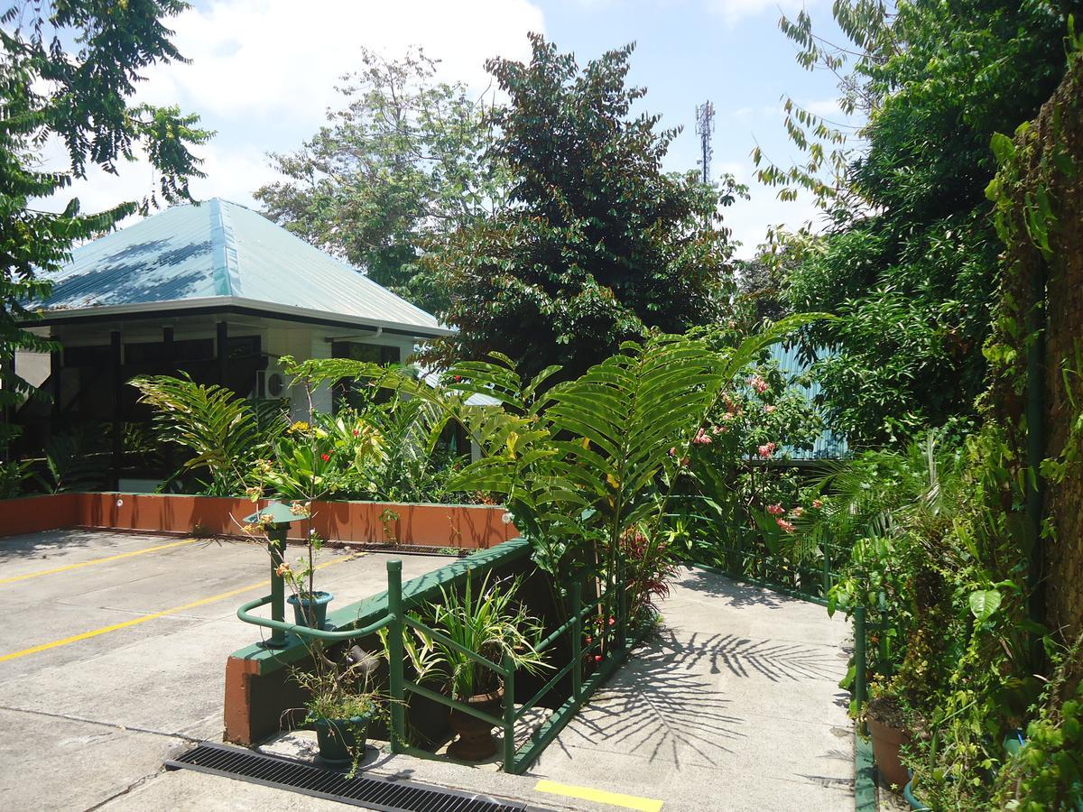 Hotel Mandarina Quepos Exterior photo