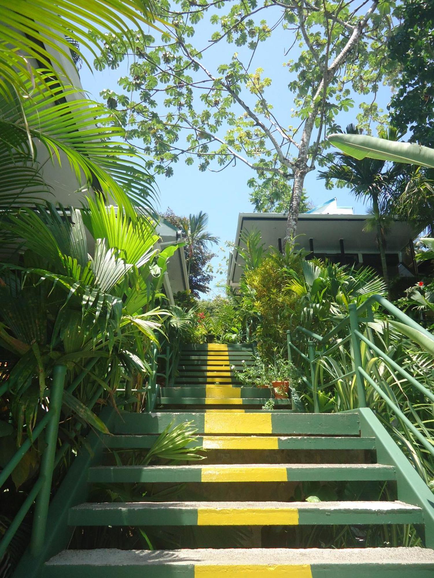 Hotel Mandarina Quepos Exterior photo