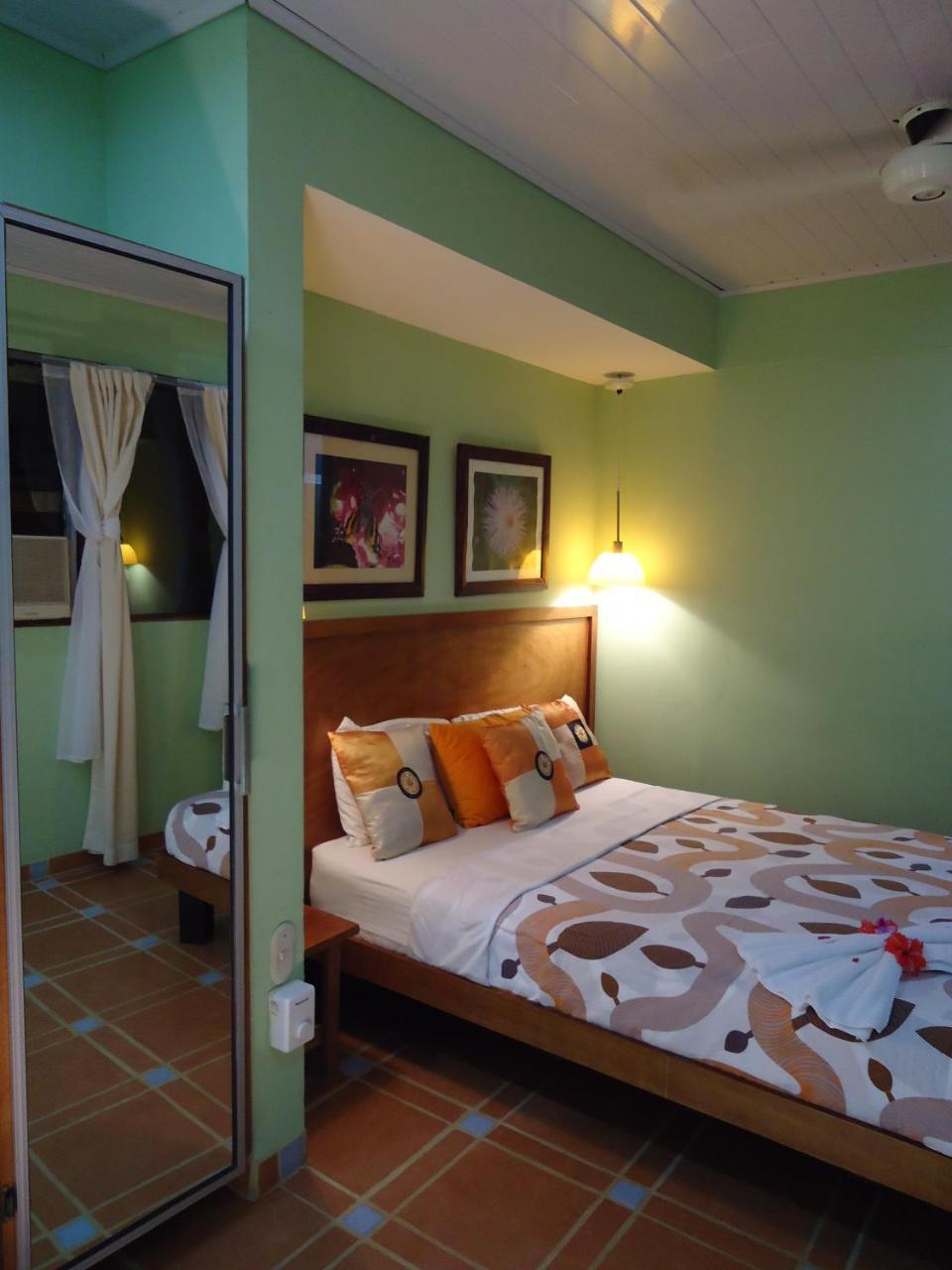 Hotel Mandarina Quepos Exterior photo